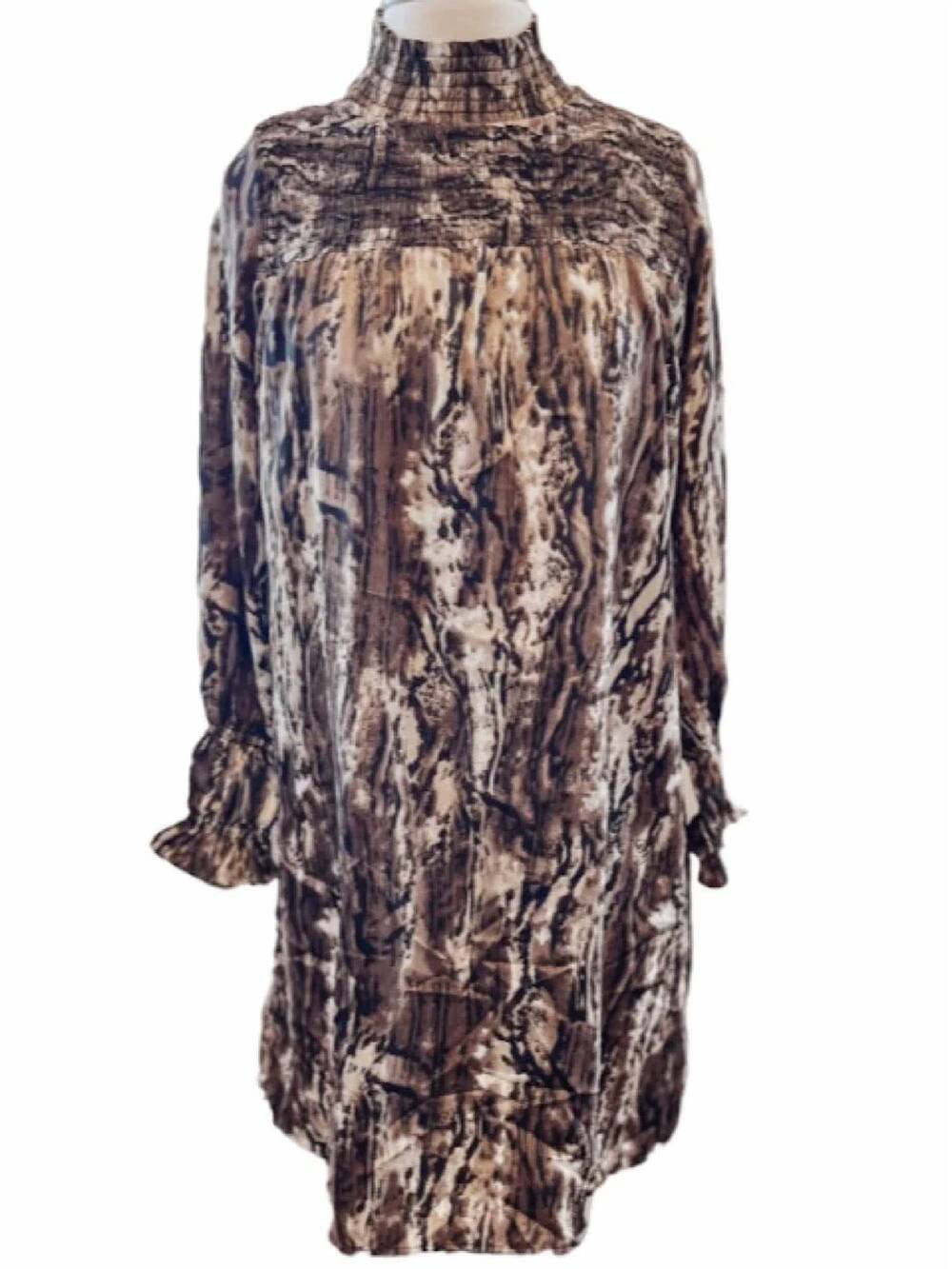 NEW THML women's printed smocked dress in brown
